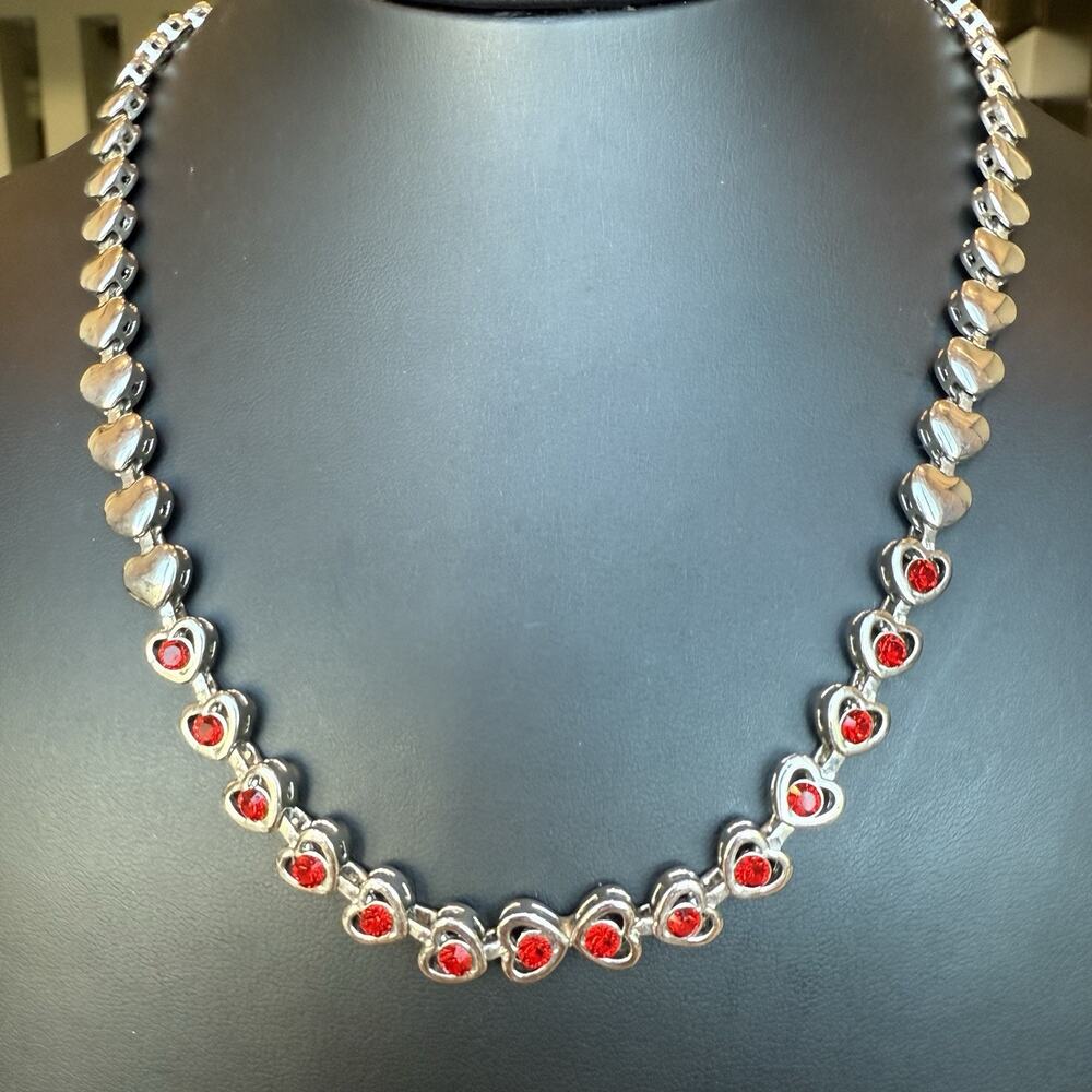 BEAUTIFUL Line Necklace Silver Tone Metal Heart Links & Red Rhinestone Crystals